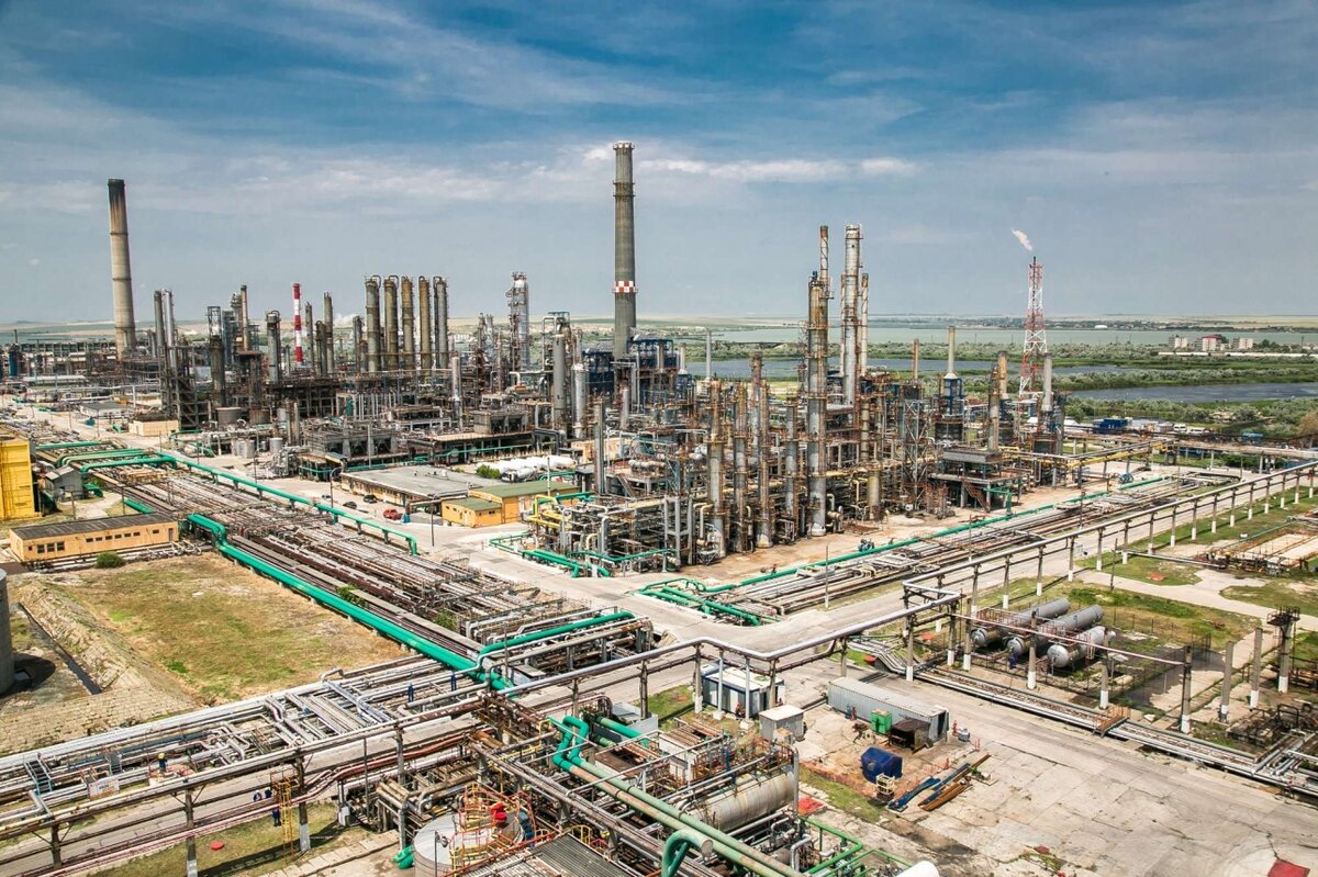 Нефтеперерабатывающий завод в Фергане